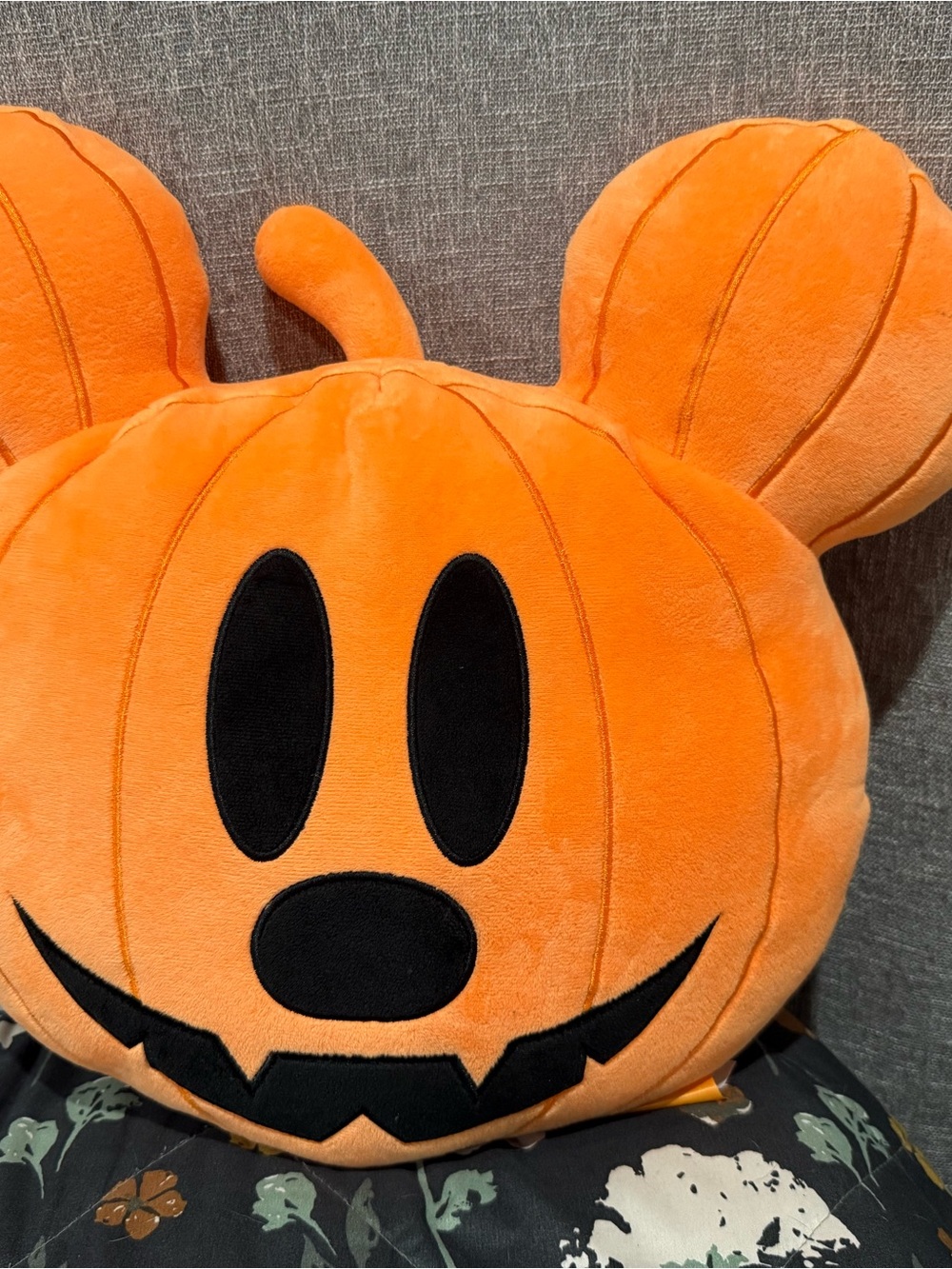 Plush Pumpkin Mickey Jack-O'-Lantern Pillow New without tags